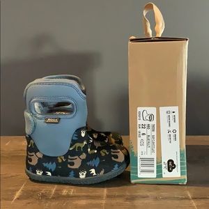 Bogs toddler size 6 boots